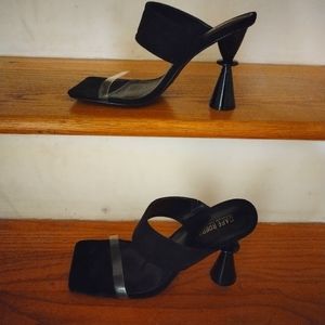 Cape Robbin Black Sandles